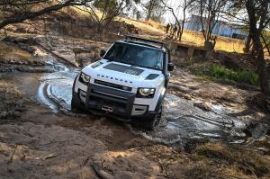 Land Rover Defender 110 P400 S Urban Pack 2020 года  (ZA)